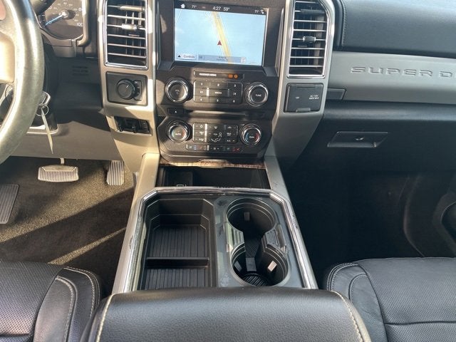 2017 Ford Super Duty F-350 DRW Lariat