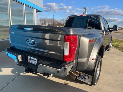 2017 Ford Super Duty F-350 DRW Lariat