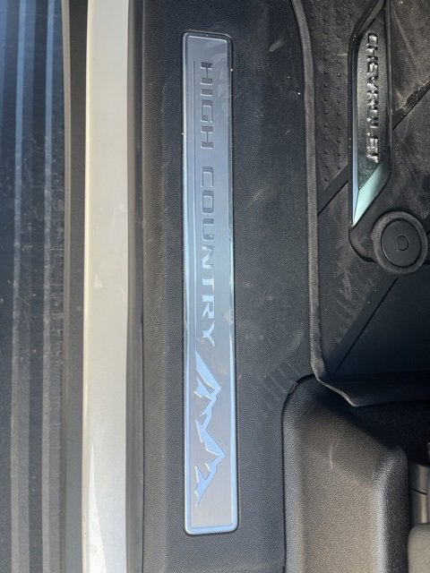 2025 Chevrolet Suburban High Country