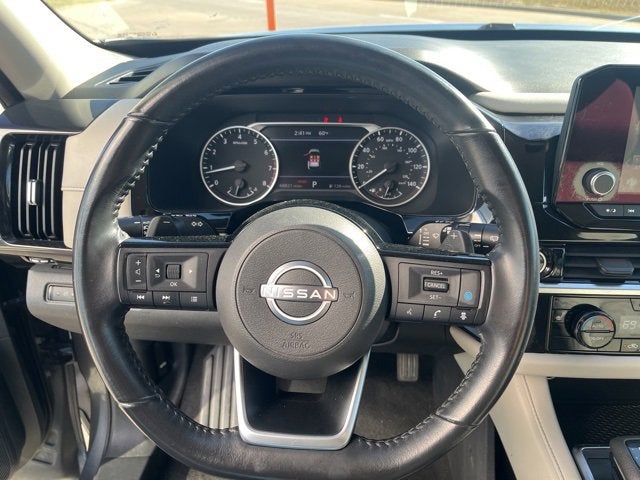 2022 Nissan Pathfinder SV